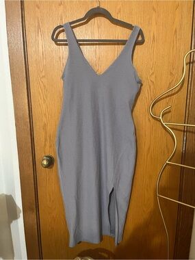 Beyond Yoga muted blue Gray V-Neck Sleeveless Midi Dress
